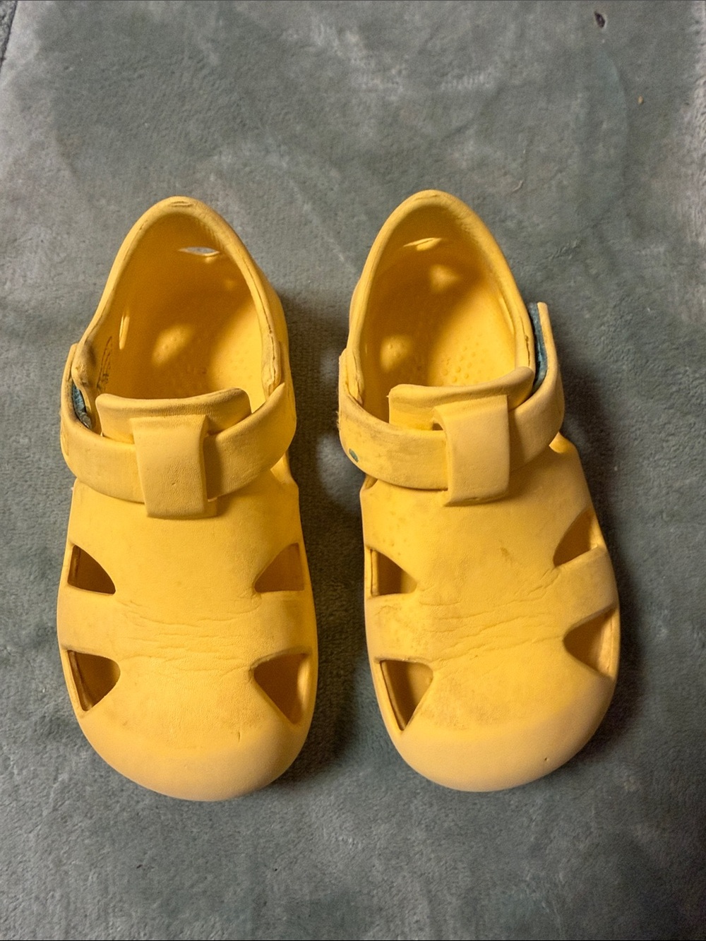 Ten little sandals